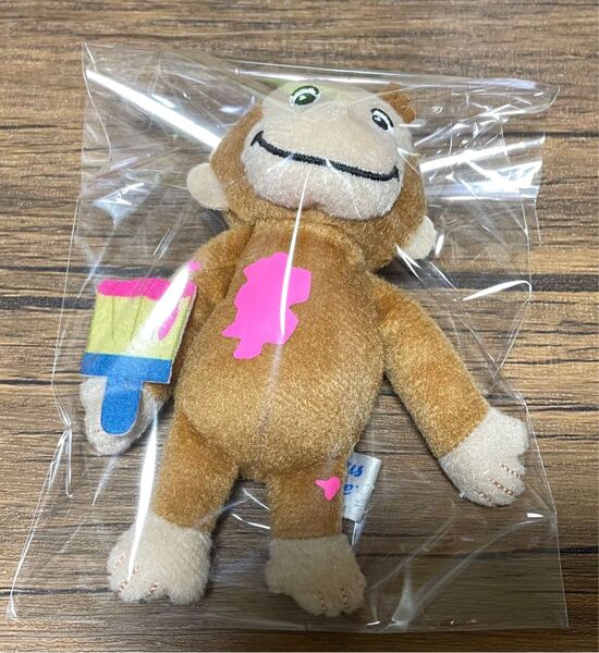 【おさるのジョージ】おさるのジョージ マスコット ラッキーカラー マゼンタ 1点