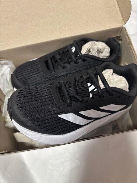 adidas キッズ スニーカー 黒×白 新品未使用 17cm
