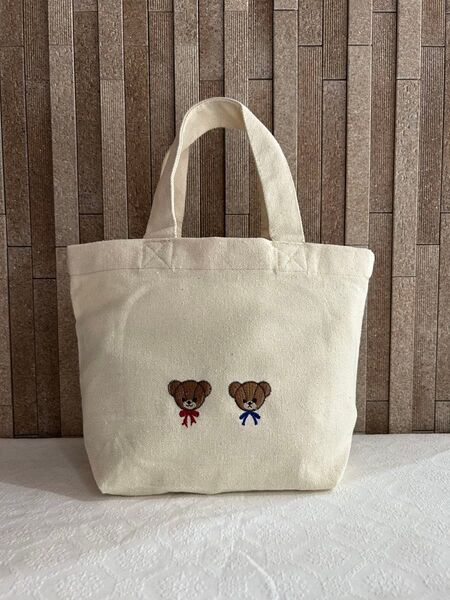 キャンパストートバッグ ダブルくまさん刺繍