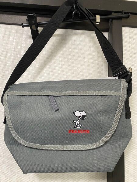 スヌーピー ショルダーバッグ グレー PEANUTS