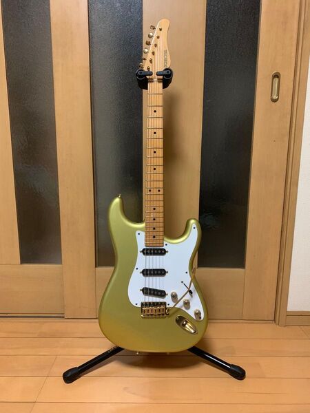 SCHECTER シェクター 2002年製 TRAD-ST ゴールド、アルダー、メイプル指板、良音、グットコンディション、レア