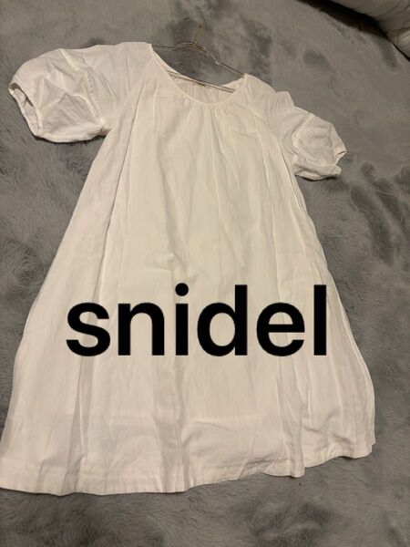 snidelスナイデルワンピース ミニ丈チュニックホワイト