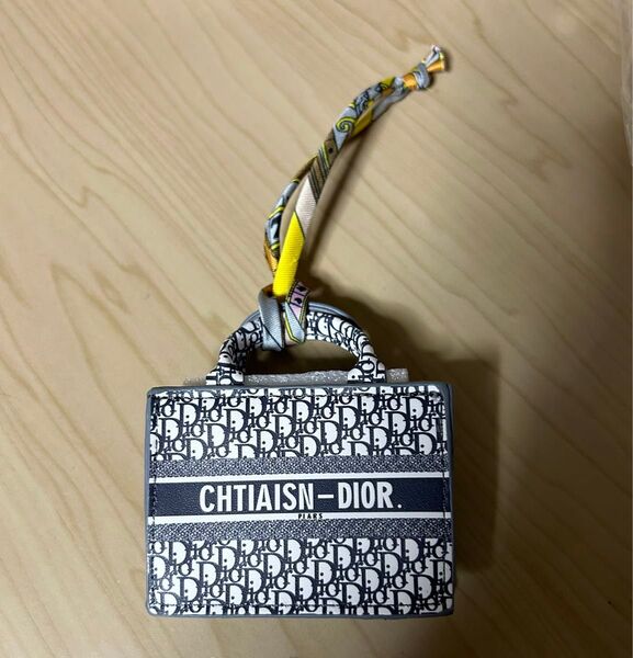 Diorチャーム