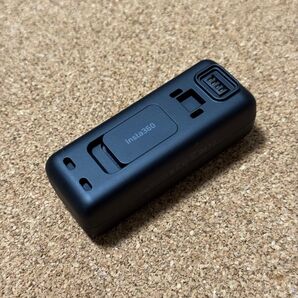 【美品】Insta 360 ONE RS R バッテリーチャージャー 急速充電器 1個 純正