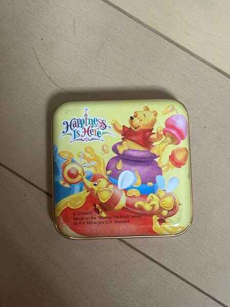 Disney プーさん Happiness Is Here 小物入れ 缶ケース