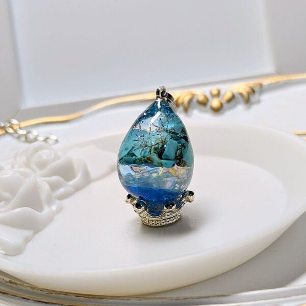 ハンドメイド レジン ネックレス 、ターコイズ
