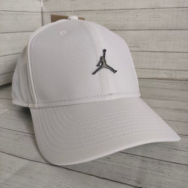 【54-56cm】ナイキNIKE ジョーダン Jordan キャップ ぼうし ホワイト ユニセックス メタルロゴ スポーツ ゴルフ