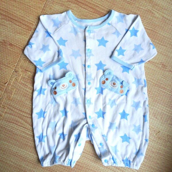 とても着やすい 60 美品 新生児 綿100 カバーオール ロンパース ディズニー クマ柄 水色 50-60
