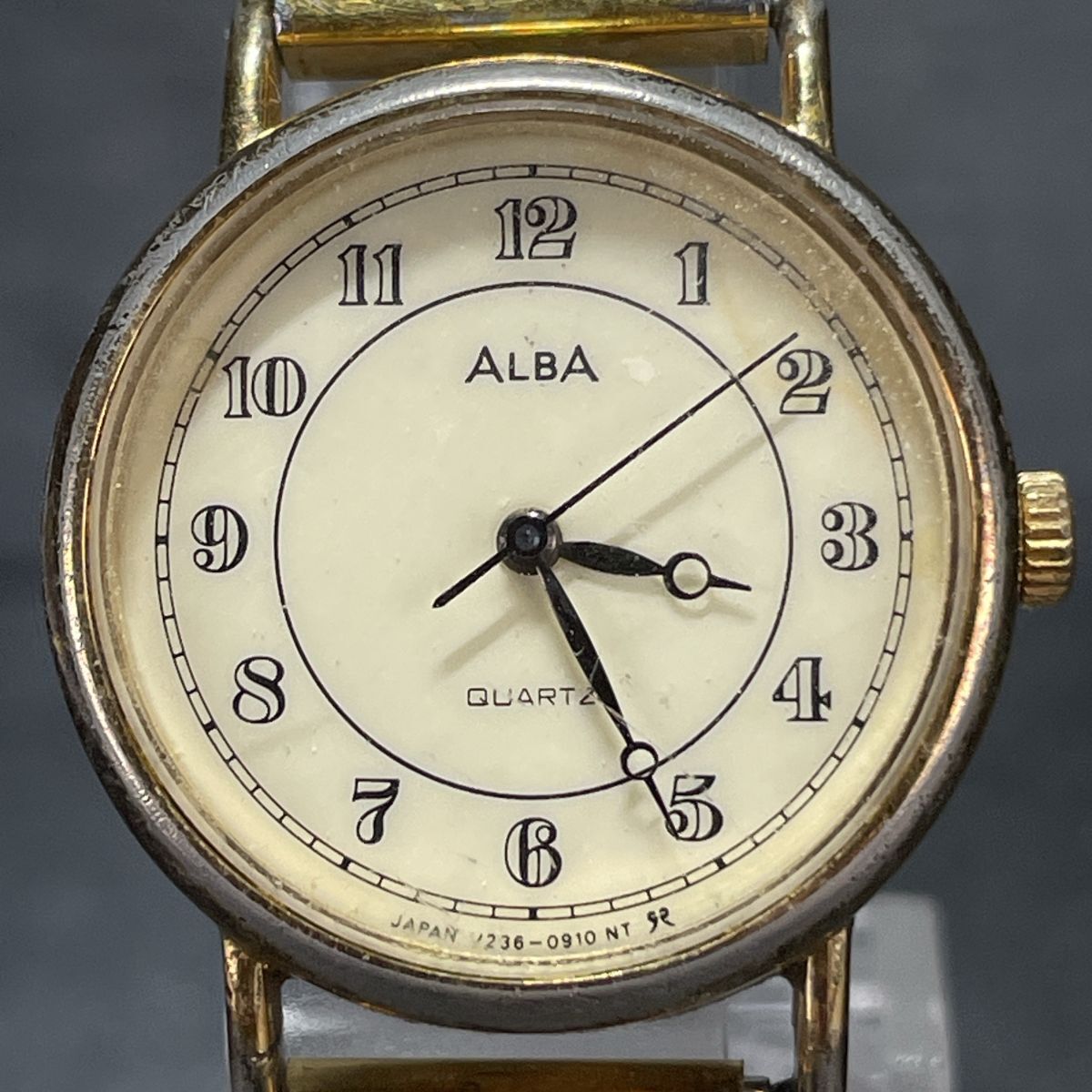 新品電池 ヴィンテージ SEIKO ALBA 腕時計 ゴールド 黒文字盤 Yahoo!オークション -「電池 ゴールド」(アルバ) (セイコー)の