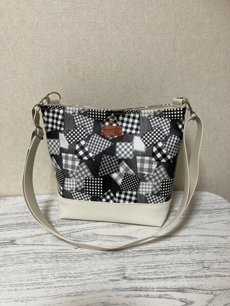 ショルダーバッグ ハンドメイド 合皮