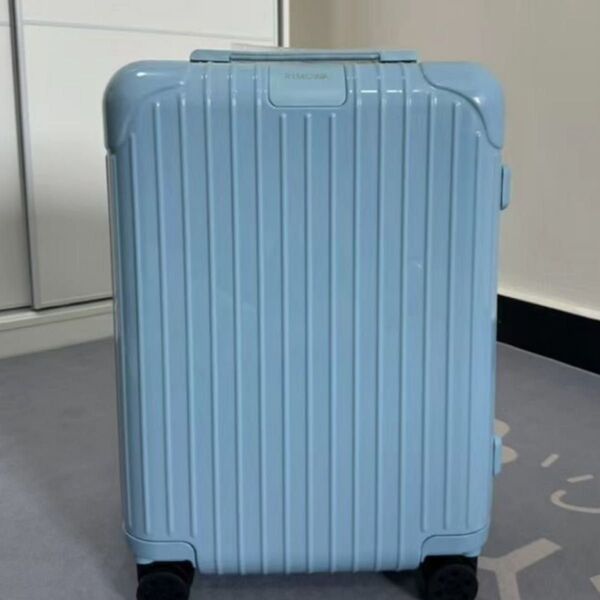 新品 RIMOWA ESSENTIAL リモワ 機内持ち込み用スーツケース 35L エッセンシャル