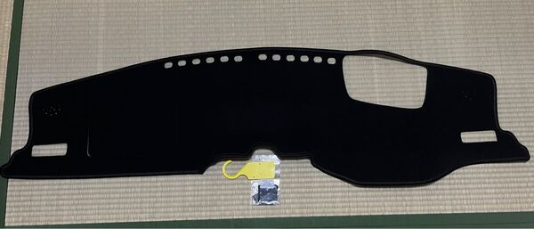 ハリアー 80系 新型 ダッシュボードマット HUDあり トヨタ Sunland