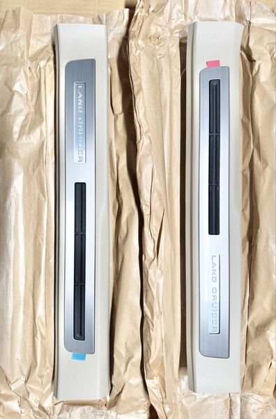 ★週末限定価格★ ランドクルーザー300 ランクル300 スカッフプレート イルミ付き トヨタ純正品 ベージュ