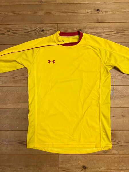 アンダーアーマー Under Armour イエロー 長袖シャツ