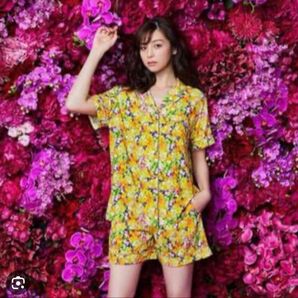 新品タグ付き GU 蜷川実花 パジャマ