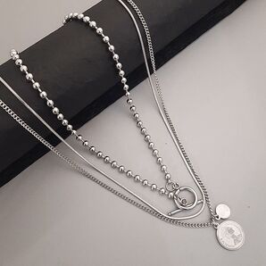 クイーンネックレス 三連 レイヤード 重ね付け necklace シルバー コインネックレス トグル
