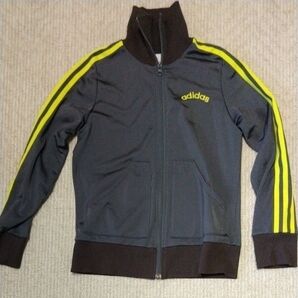 adidas ジャージ チャコールグレー×蛍光イエロー