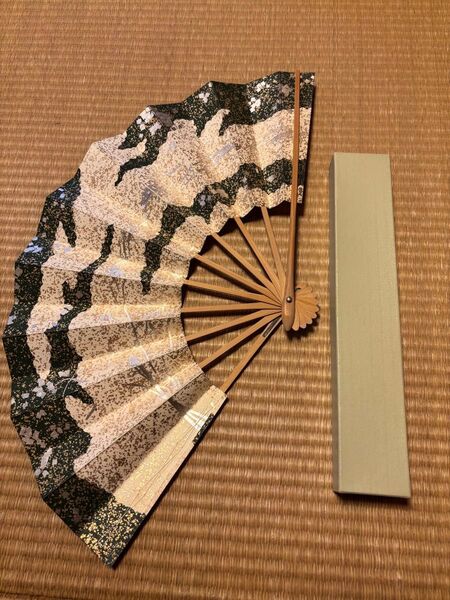 扇子 ベージュ系 和装小物