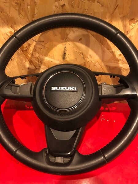 ■貼るだけ簡単■ スッキリ ホーンボタンカバー ジムニー jb64 jb74 スイフト ja11純正エンブレム付 ハンドルセンター
