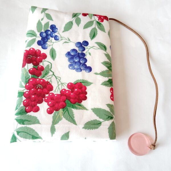 【ハンドメイド】木の実☆ブックカバー 文庫本サイズ