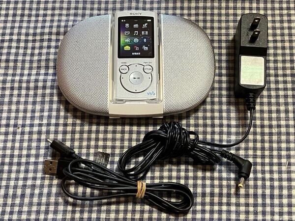 ソニー ウォークマン NW-S764K ホワイト RDP-NWT17 AC-E5212 WMC-NW20MU 中古品 初期化済み