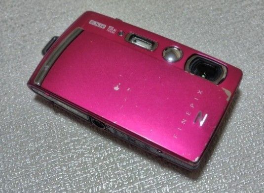 FUJIFILM フジフィルム FinePix Z1100EXR デジカメ