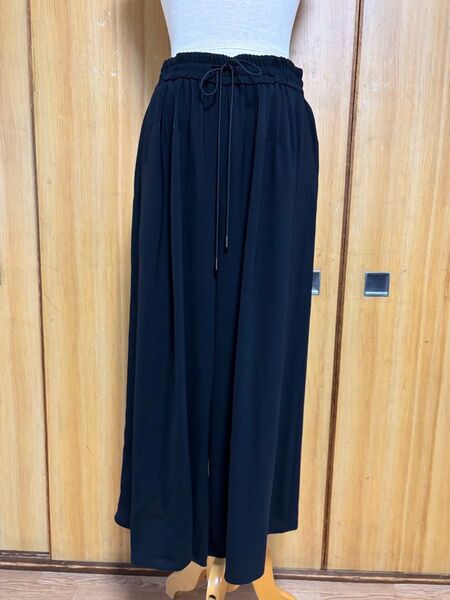 アドーア ADORE ソフトワイドパンツ 黒 パンツ ガウチョ パンツ ブラック ウエスト総ゴム