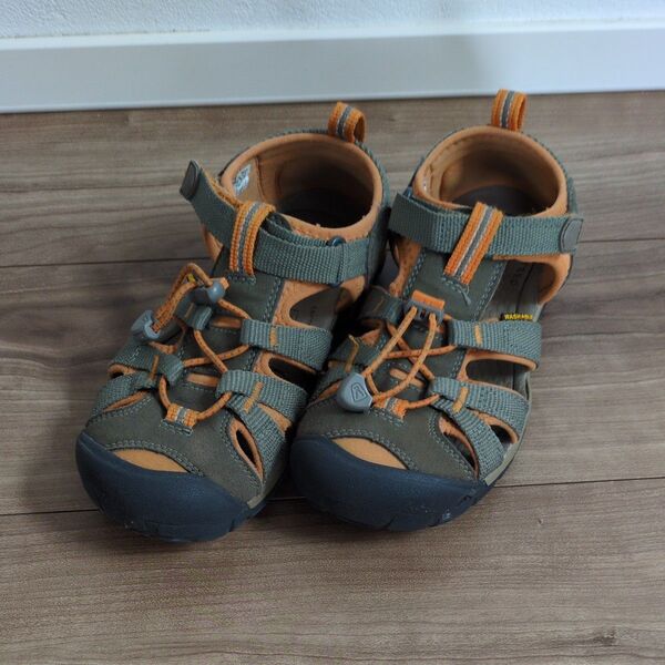 KEEN ニューポート キッズ サンダル 17cm カーキ×オレンジ ウォーターシューズ