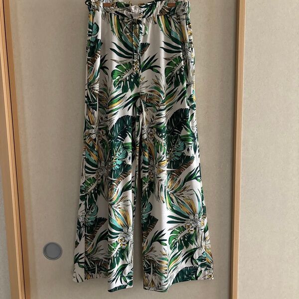 ワイドパンツ