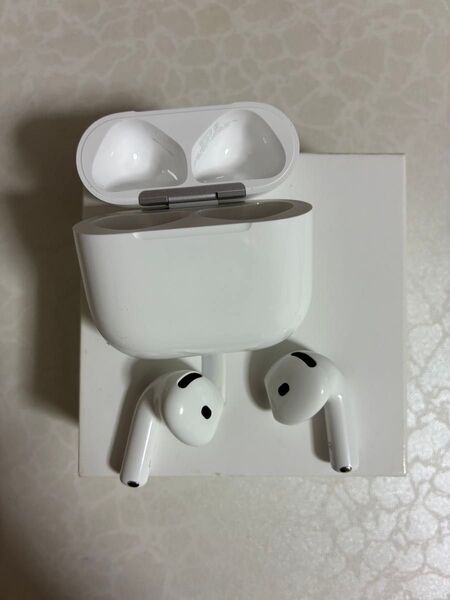 AirPods 4 未使用