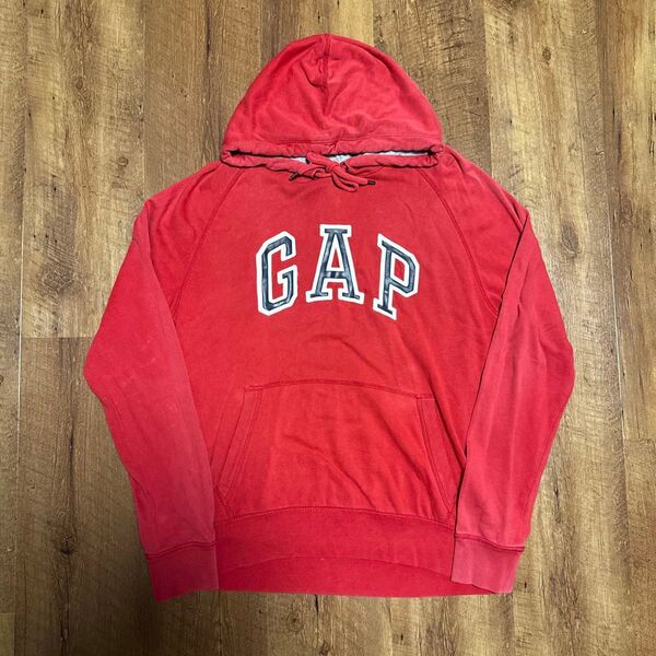 00s GAP パーカー スウェット プルオーバー フーディー レッド 古着 トップス センターロゴ 刺繍ロゴプリントメンズ M