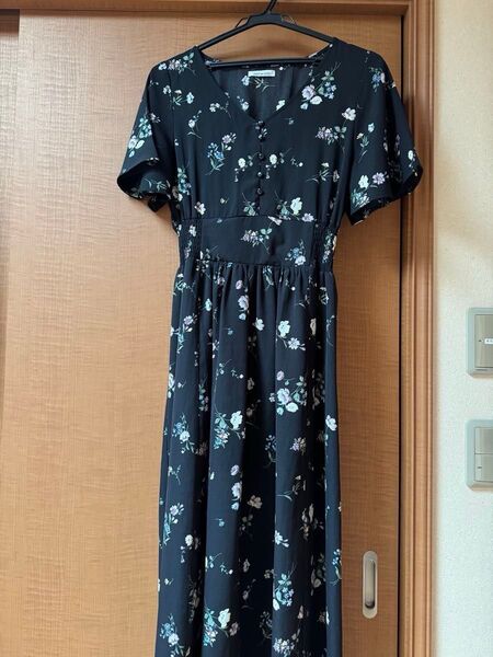 OLIVE des OLIVE オリーブデオリーブ 花柄ワンピース 半袖 黒 ブラック Mサイズ