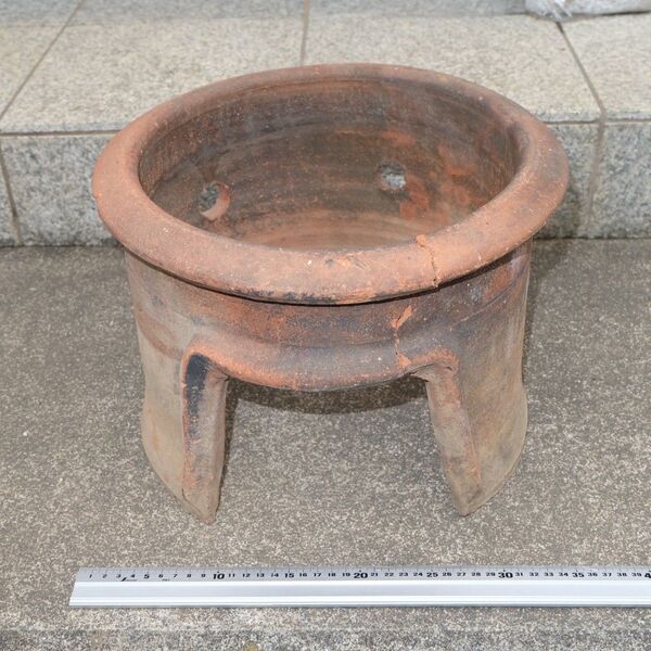 現状 素焼きの竈 かまど カマド 煮炊き 屋外 キャンプ アウトドア 災害 防災 昭和レトロ 土器