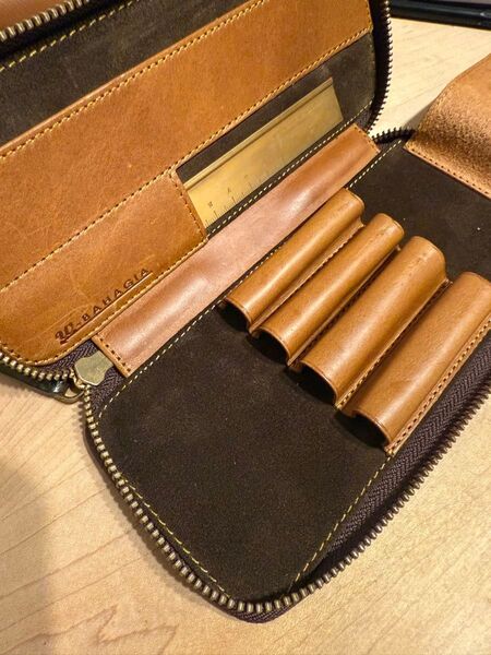 バハギア レザーペンケース
