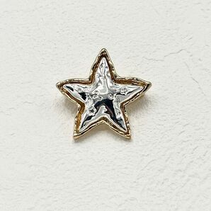 BC028-b ブローチ 星 スターデザイン おしゃれ シルバーカラー 北欧 アクセサリー 星型