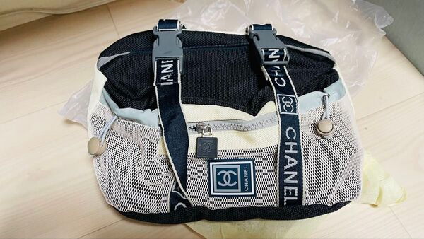 新品未使用 CHANEL ノベルティ ポーチ 帆布 ボディバック 海外品