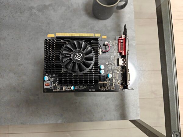 Radeon HD6670 グラフィックボード