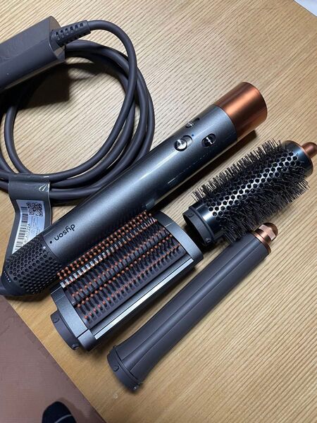 Dyson hs05 エアラップ ドライヤー