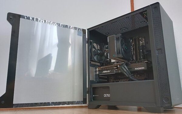 【Ryzen7 7700 メモリ32GB SSD1TB RX 9070 WI-FI&BT】★超人気のゲーミングPC★