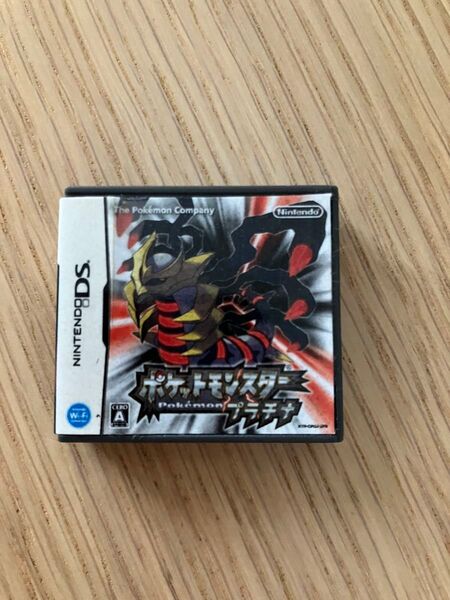 ポケットモンスタープラチナのゲームソフトをリアルに再現したマスコット