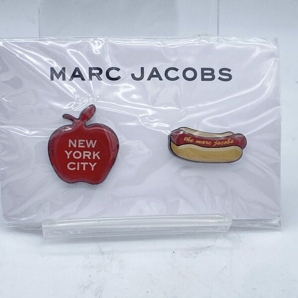 【新品未開封】マークジェイコブス MARCJACOBS ピンバッジ りんご ホットドッグ ピンズ バッチ ノベルティ 非売品