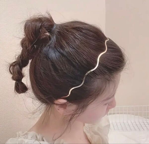カチューシャ ウェーブ 細め ゴールド シンプル うねうね 波形 ヘアアクセサリー 韓国
