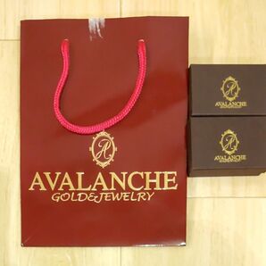 AVALANCHEの紙袋と箱