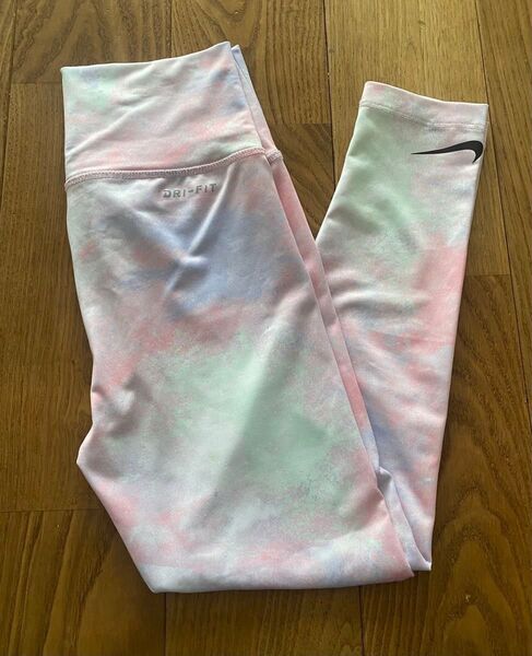 NIKE DRI FIT かグラデーションガールズレギンス サイズ110㎝!