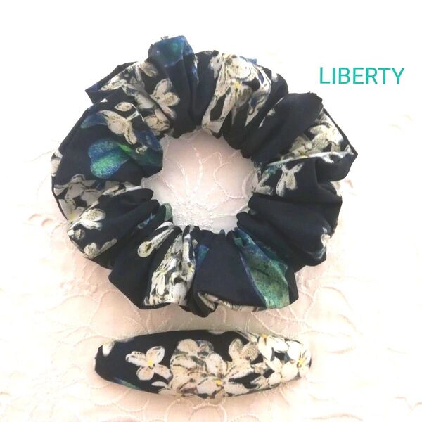 LIBERTY☆タナローンのシュシュとパッチンピンのセット アーカイブライラック ブラック