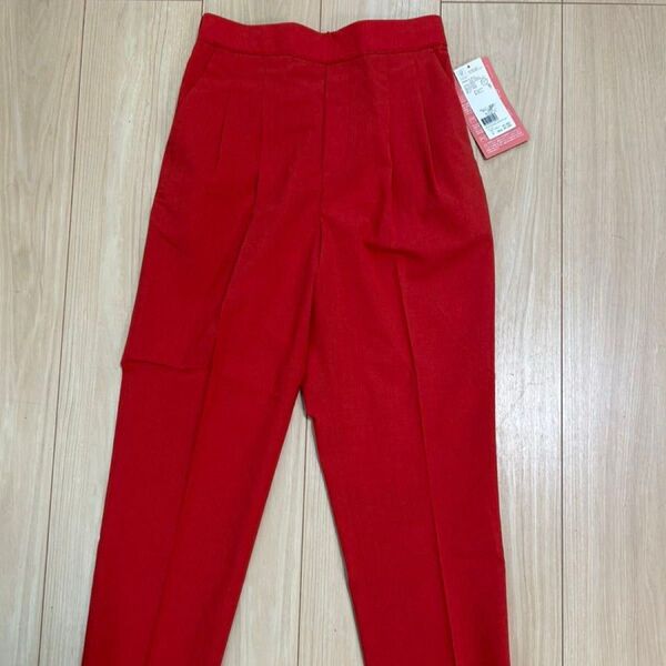 タグ付き!新品 美シルエット ウツクシルエット テーパードパンツ Sサイズ ズボン 脚長 スラックス タック