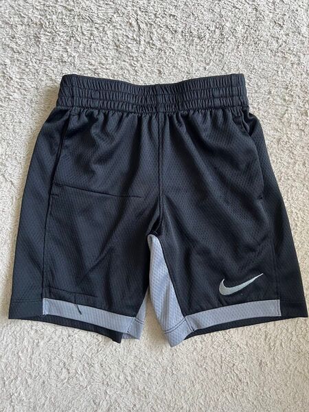 ナイキ NIKE DRI-FIT ショートパンツ 黒 キッズ XS