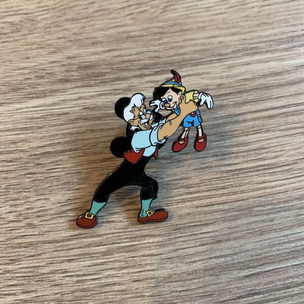 ディズニー レトロ ピンズ ピンバッジ ゼペット ピノキオ