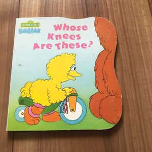 セサミストリート Whose Knees Are These? 絵本