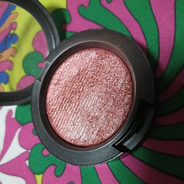 MAC エクストラメディションブラッシュ チーク ほお紅